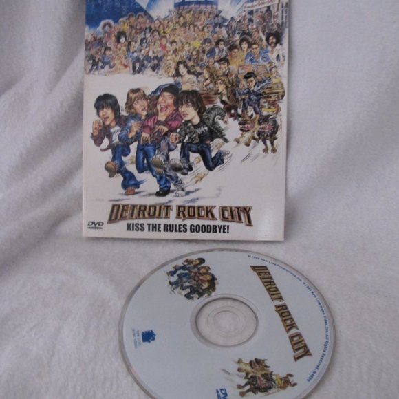 Must Bundle - DVD Bundle - Picture 2 of 5